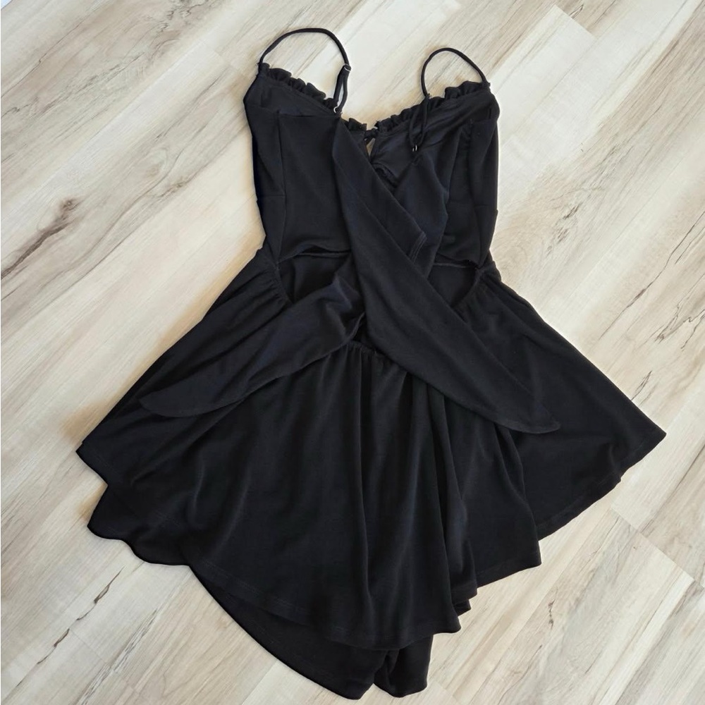 Windsor Black Tie Back Layered Romper Women’s Size Medium – NWOT - Picture 2 of 6